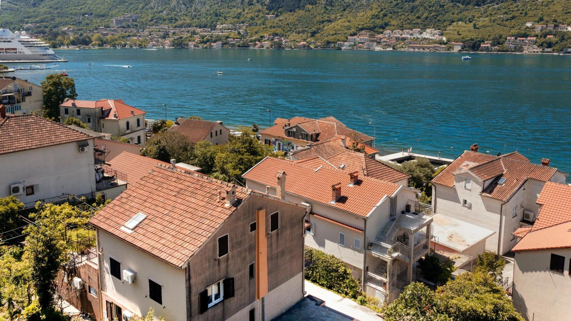 Apartment Busola Kotor Exterior photo