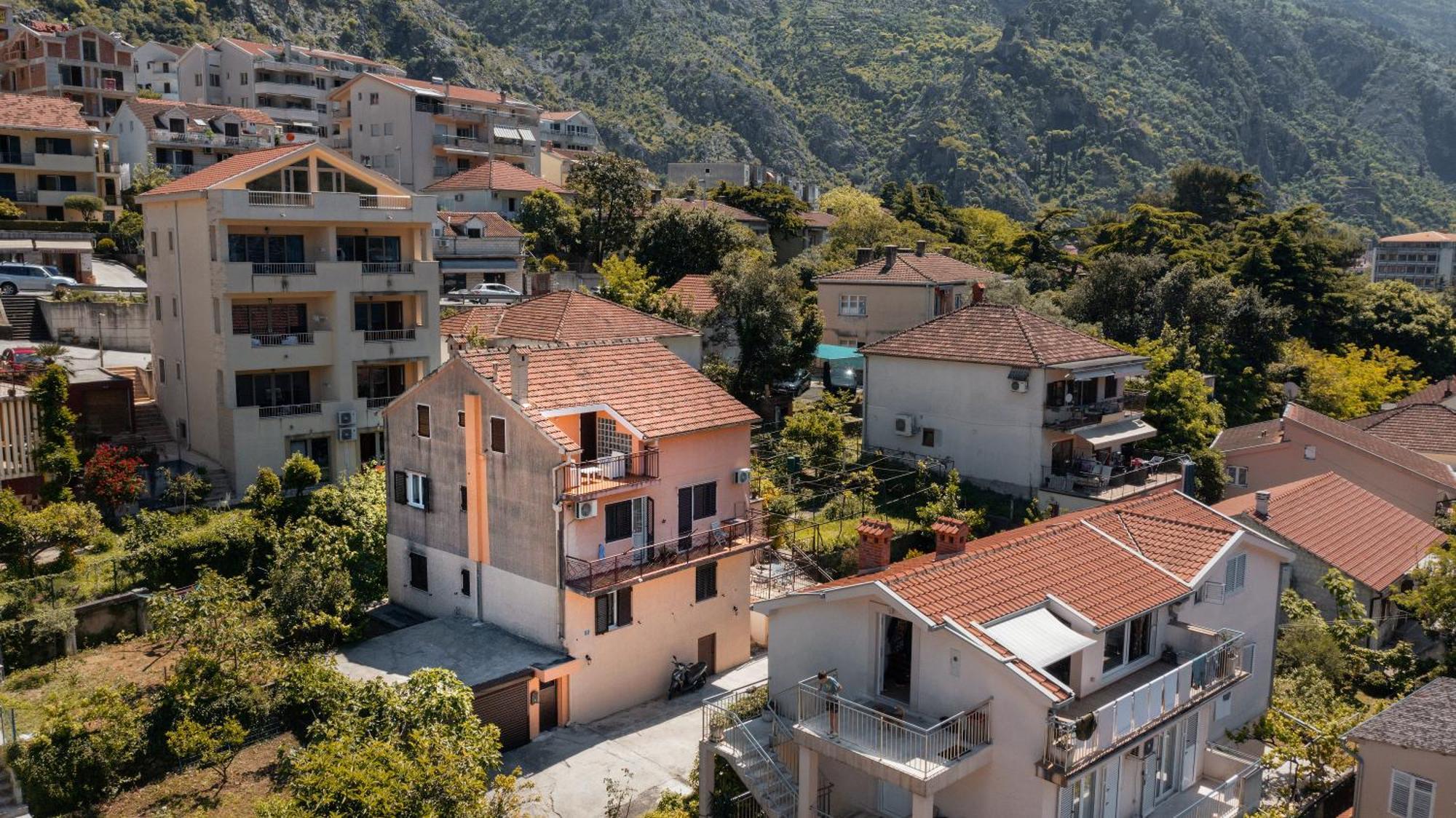 Apartment Busola Kotor Exterior photo